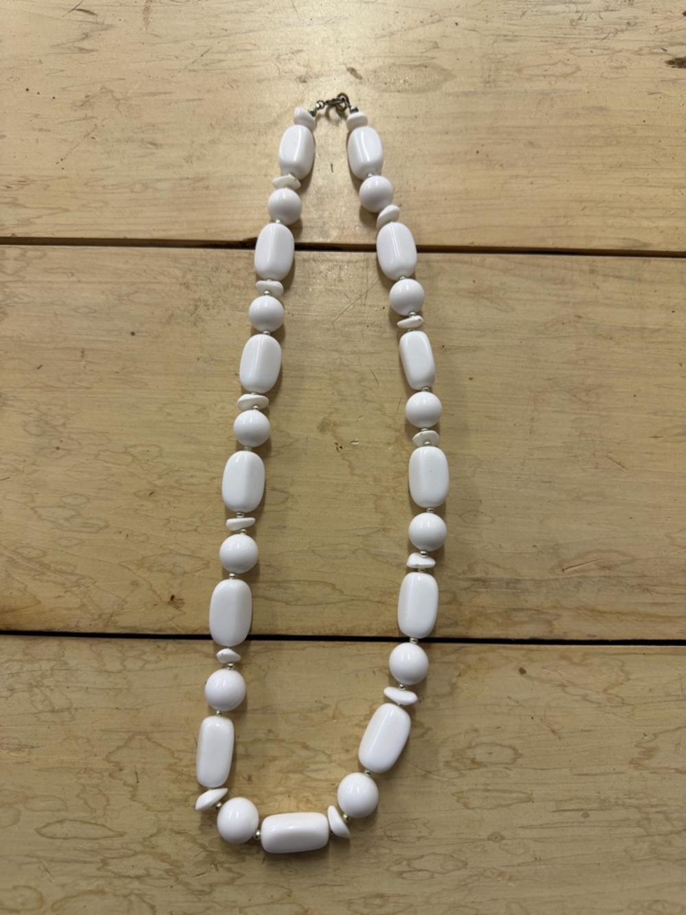 Vintage White Beaded Women’s Necklace